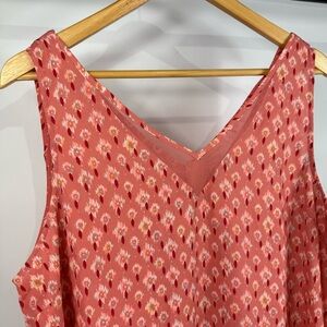 Maurices Sleeveless Flowy Top With Inlet V-Neck Size XL